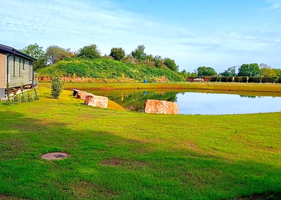 Lakeside Luxury Lodges