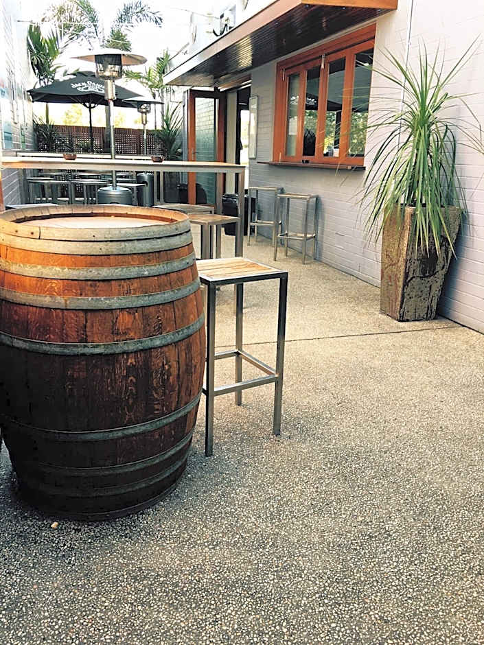 The Commercial Hotel Motel