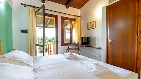 Superior Double or Twin Room with Garden View