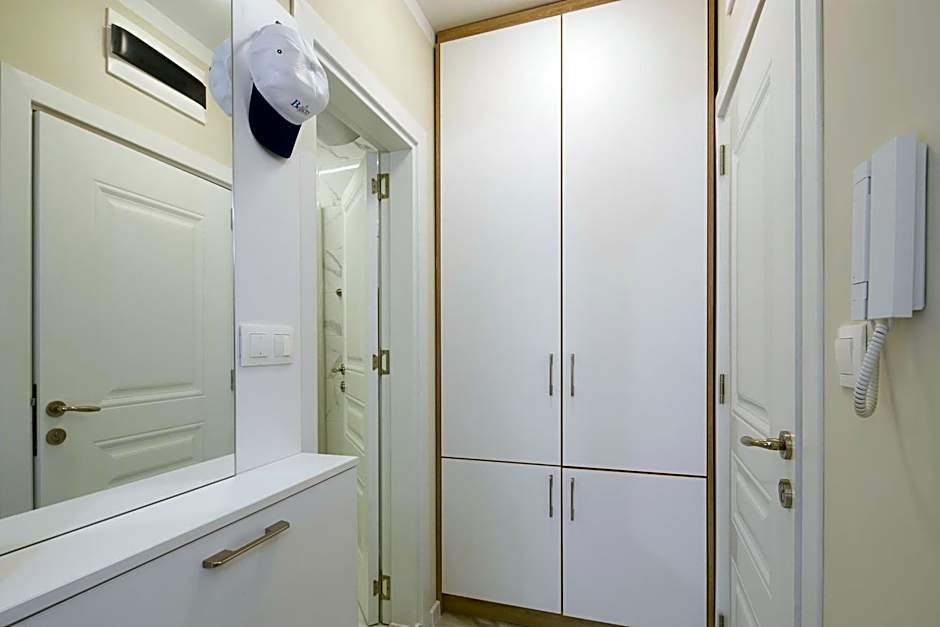 Bellicity Apart Complex