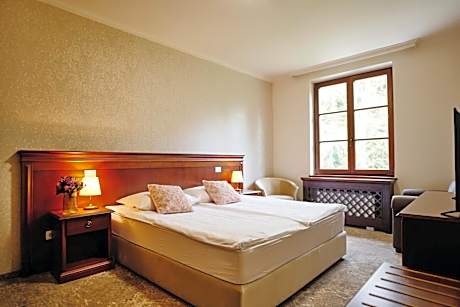 Two-Bedroom Suite - Annex Forest House