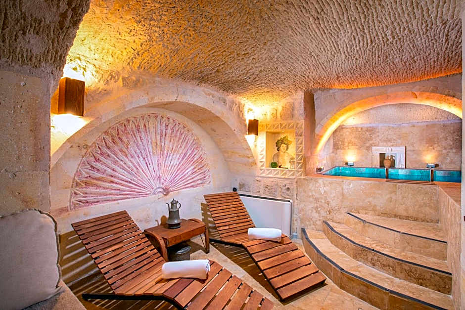 Cappa Via Cave Hotel