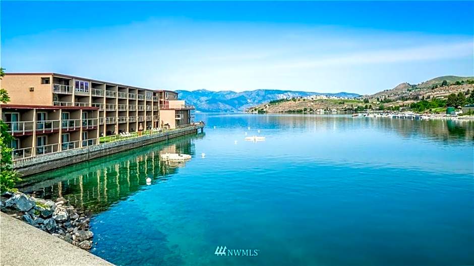 Grandview Lake Chelan- Waterfront View, Pool, Hot tub, Golf, 1 Min To Downtown