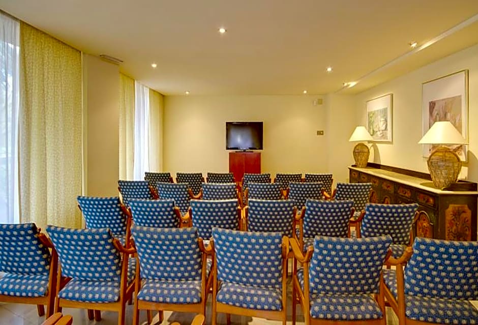 Azuline Hotel Bahamas