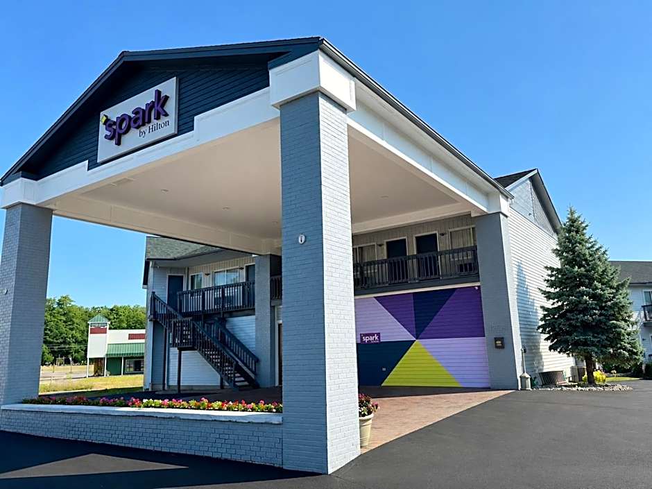 Spark By Hilton Lake George Outlets