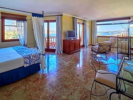 Deluxe Suite (2 Adults + 1 Child)