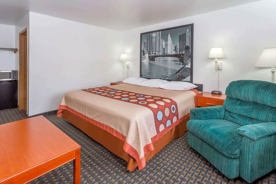 Super 8 by Wyndham Rock Falls Sterling Area