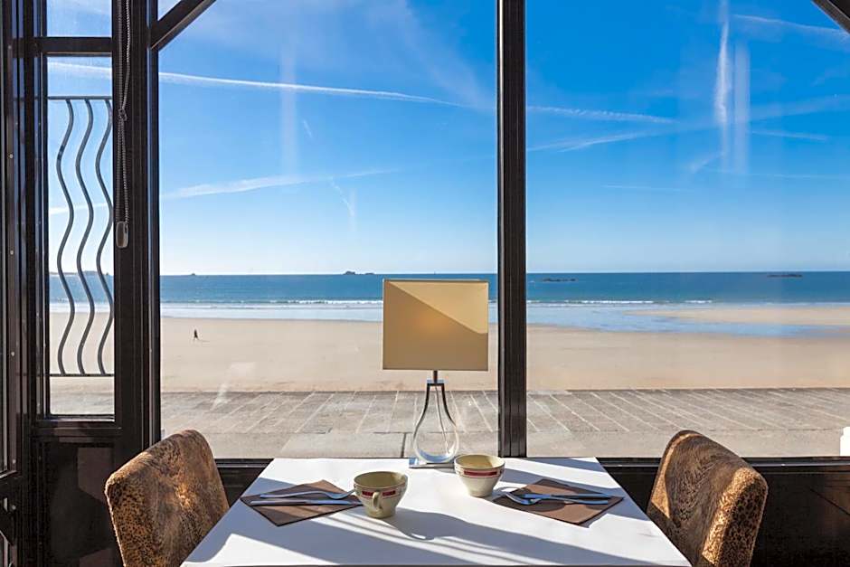 Les Ambassadeurs, Logis Hotel, sa crêperie et son rooftop - Saint Malo Plage