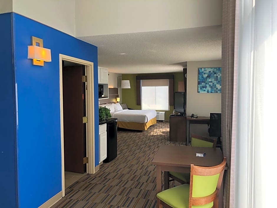 Holiday Inn Express and Suites Quakertown - Allentown Area By IHG