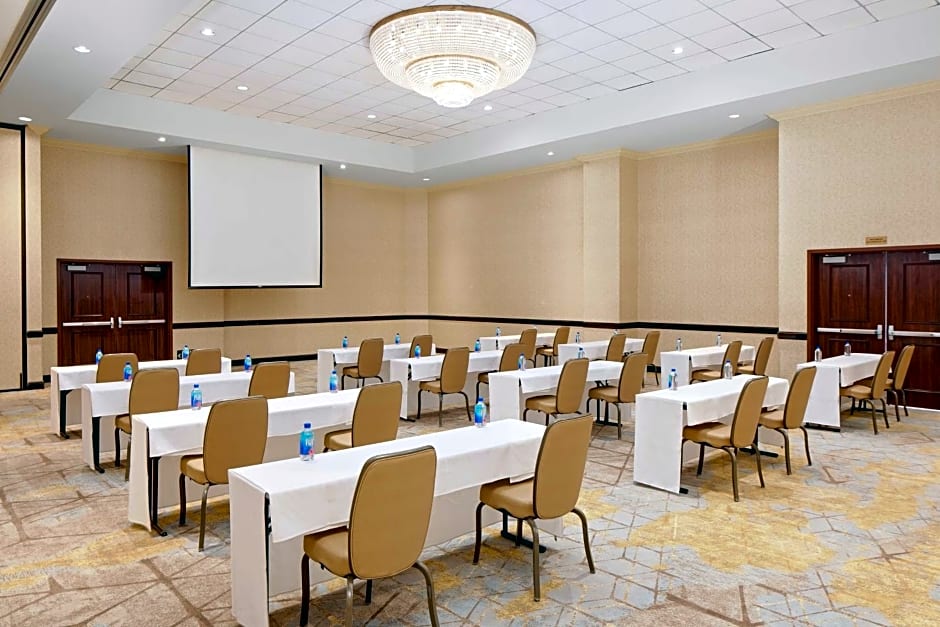 Hotel Zessa Santa Ana - a DoubleTree by Hilton