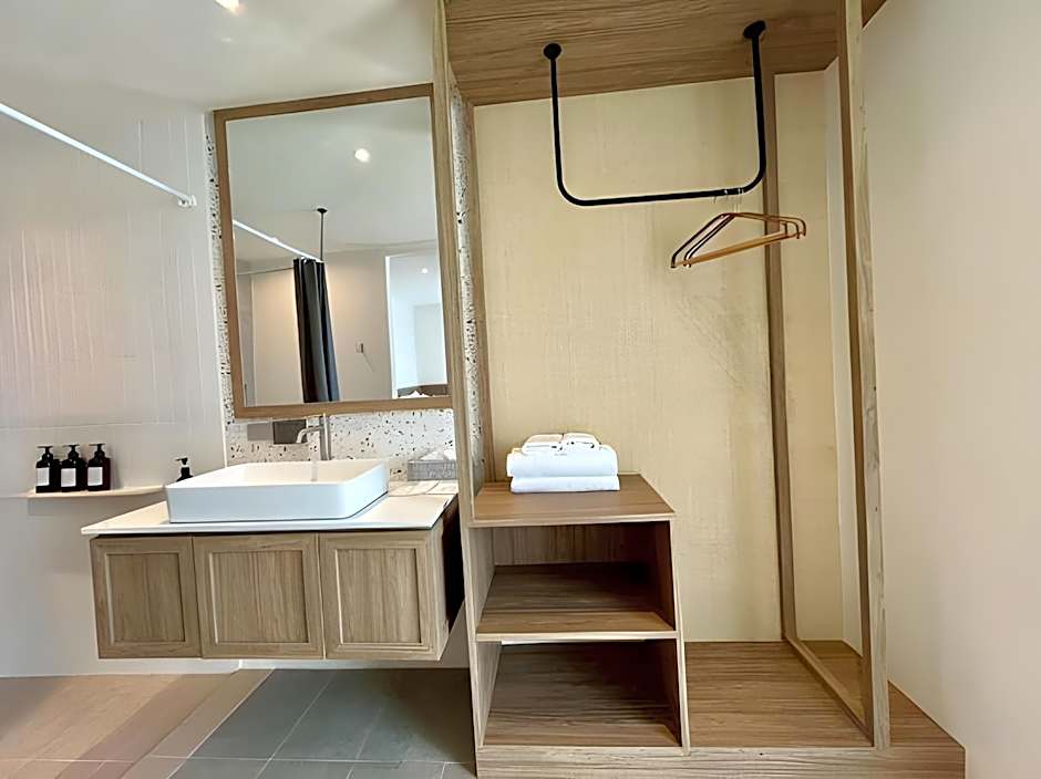 Shanti-Retreat Hotel
