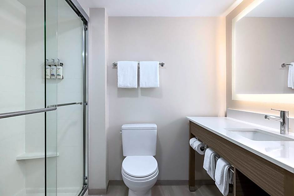 Holiday Inn Express Fayetteville-Fort Bragg