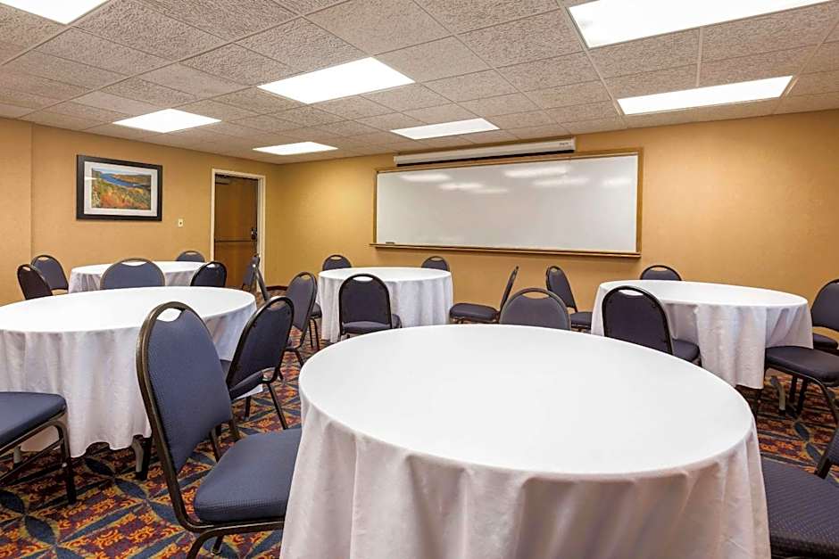 Quality Inn Auburn Hills - Detroit North