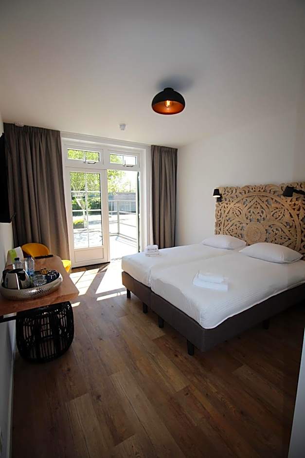 Strandhotel Dennenbos