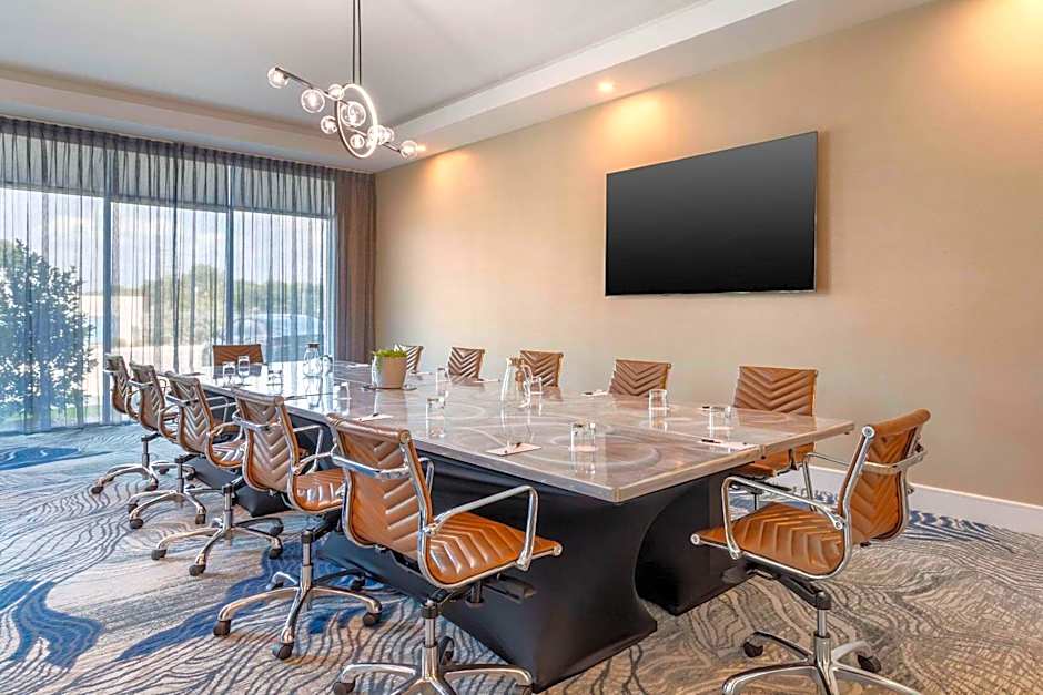Cambria Hotel Waco University Riverfront