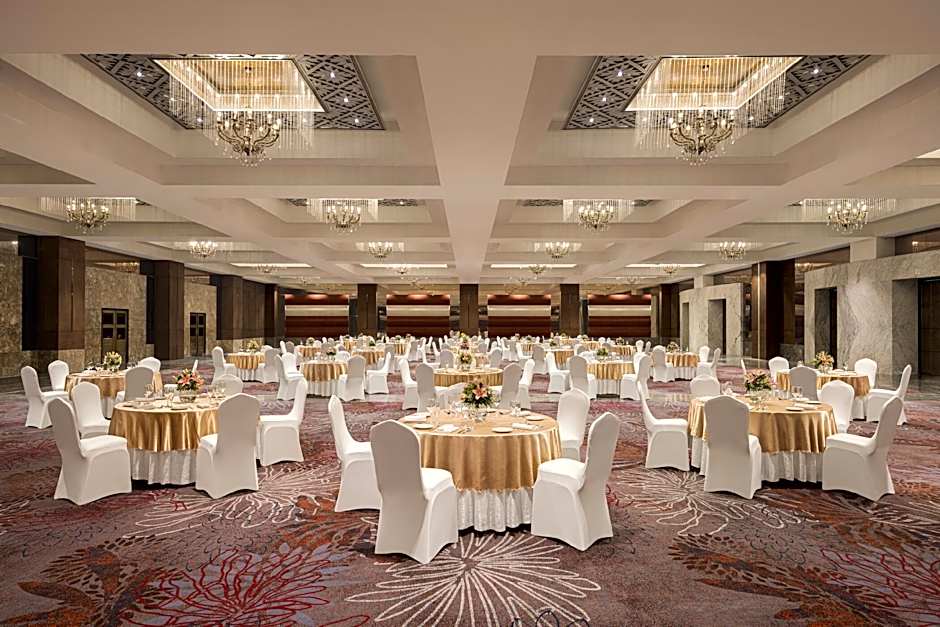Le Meridien Surat