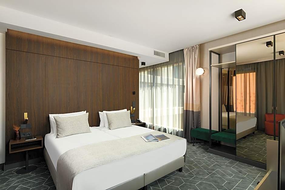 Emerald Hotel by Continental Group