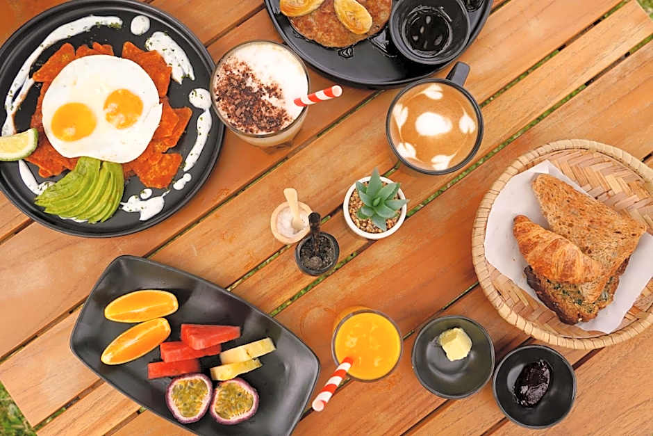 LalaGalu - Beachfront EcoCabins