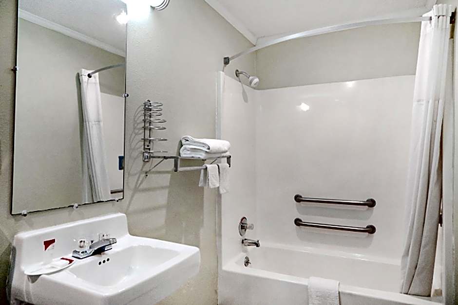 Economy Inn By OYO Ashburn