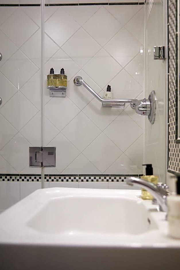 Grand Jersey Hotel and Spa