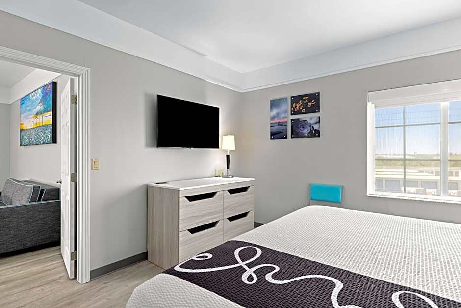 La Quinta Inn & Suites by Wyndham Raymondville