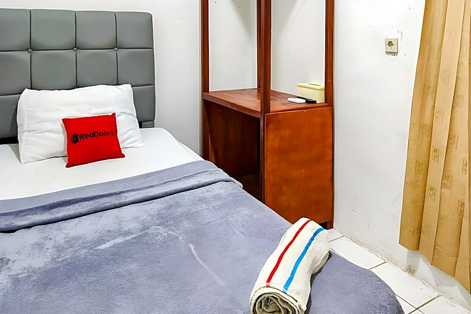 RedDoorz near Lippo Mall Yogyakarta 3