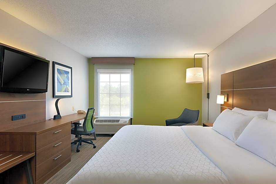 Holiday Inn Express & Suites Milton East I-10 By IHG