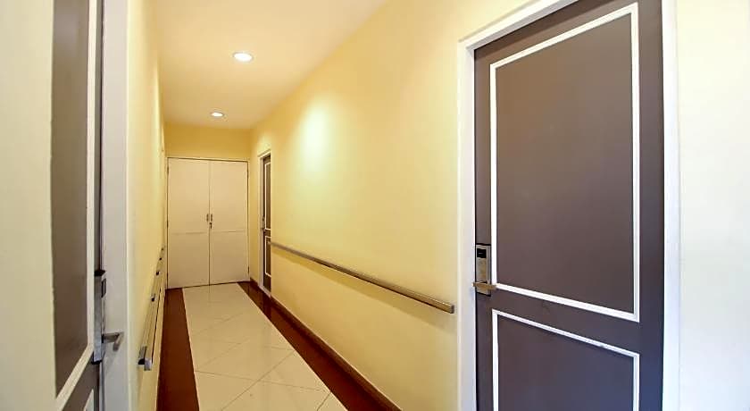 Capital O 175 K-60 Residence