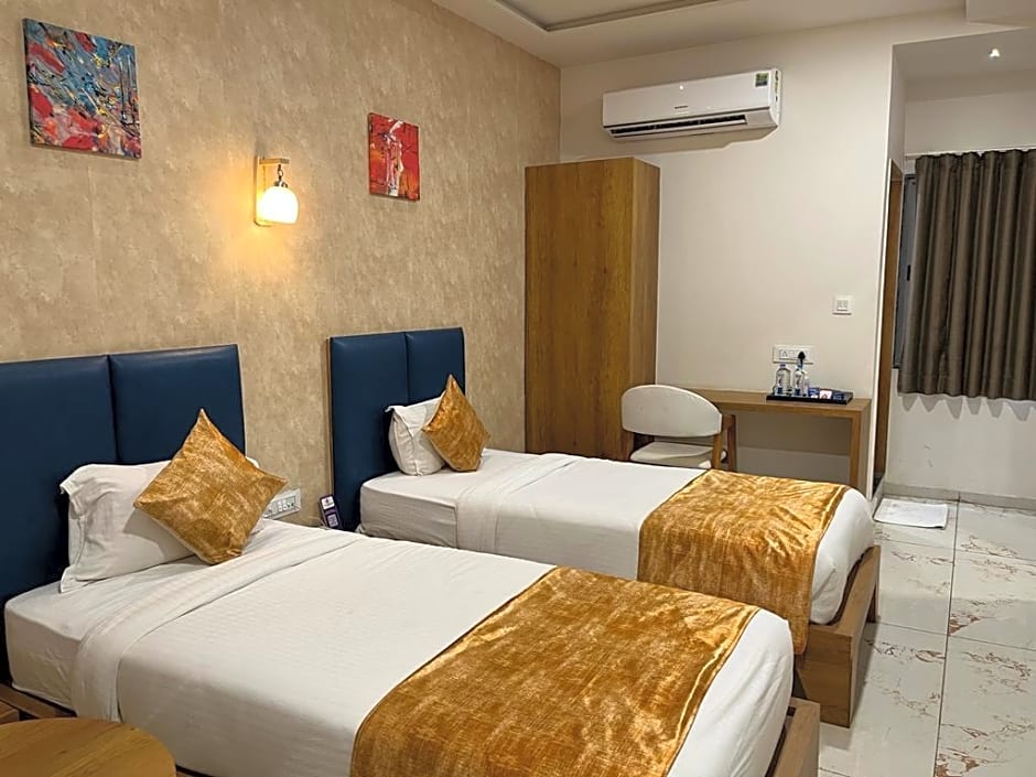 CLICK HOTEL TULSI