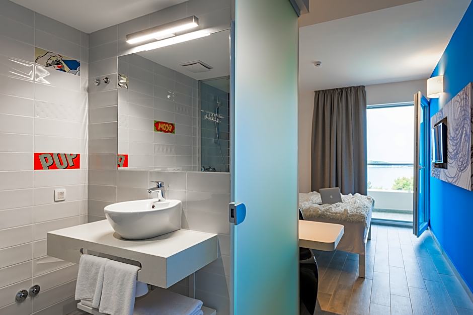 Photo 1 of 6 of Superior 1 Double Bed or 2 Beds, Sea View, Balcony