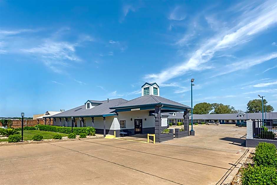 Best Western Regency Inn & Suites