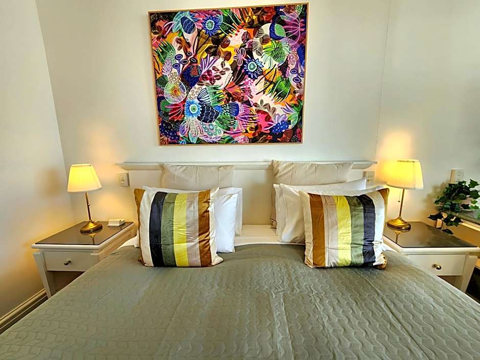 Deluxe Private Apartment and Studio - Ocean Views