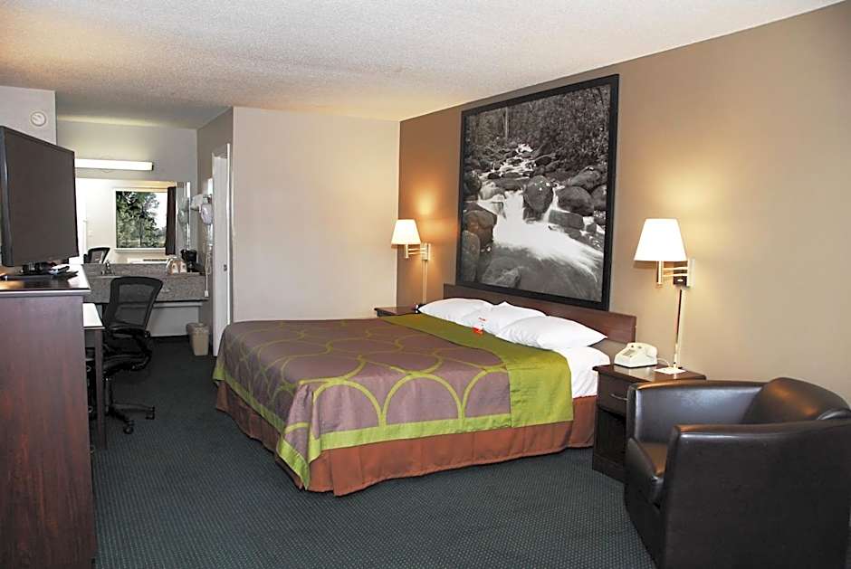 Super 8 by Wyndham Chattanooga Ooltewah