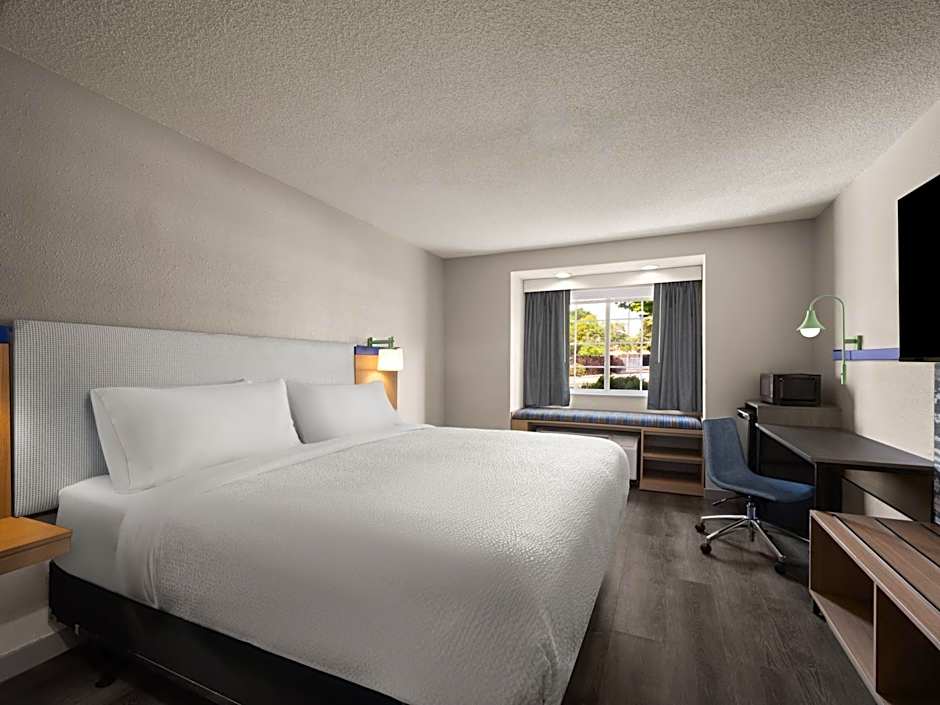 Garner Hotel Greenville East by IHG