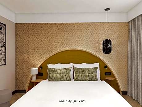 Junior King Suite with One Sofa Bed