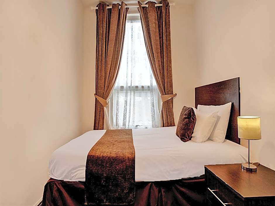 The Waverley Hotel