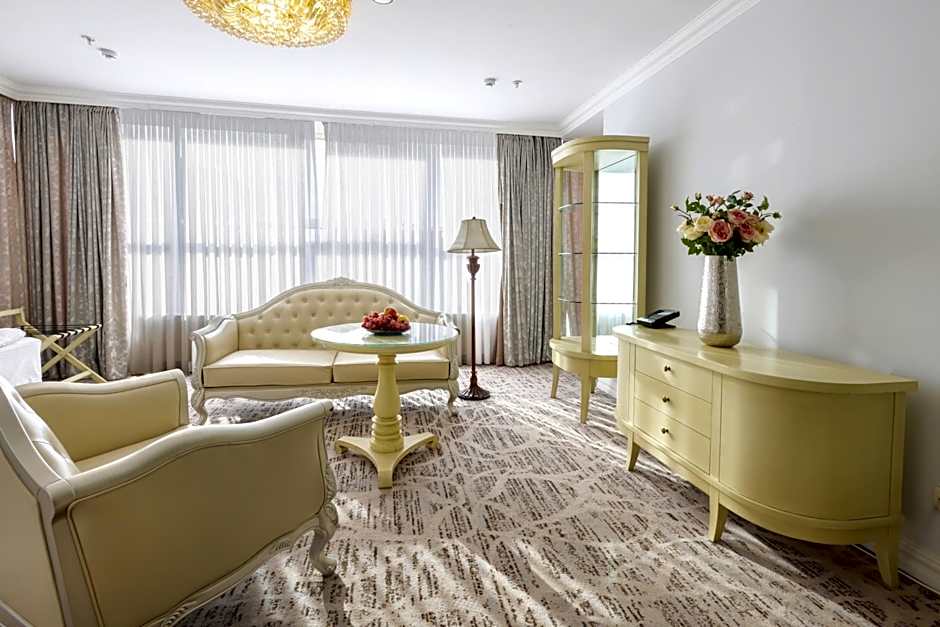 Bristol Central Park Hotel