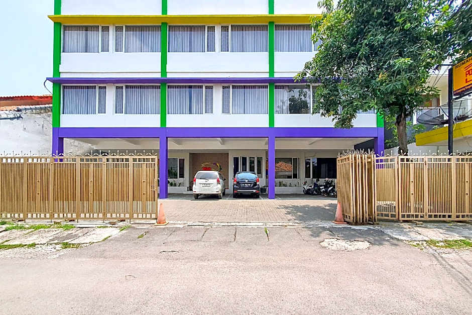 Urbanview Hotel Pondok Mas Cirebon By Reddoorz – Cirebon, OH