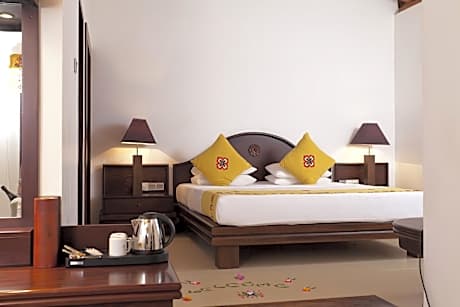Deluxe Villa with Early Check-in & Late Check-out (on Availability) & 15% Discount on all Spa Treatments
