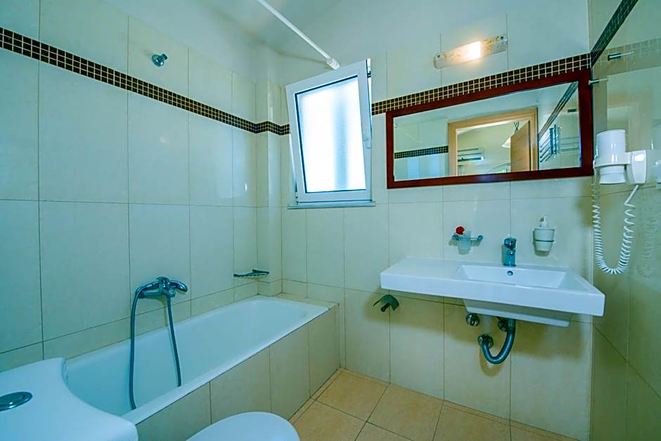 Toxo Hotel