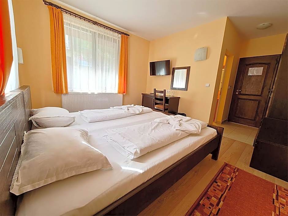 Family Hotel Chiflik Hills