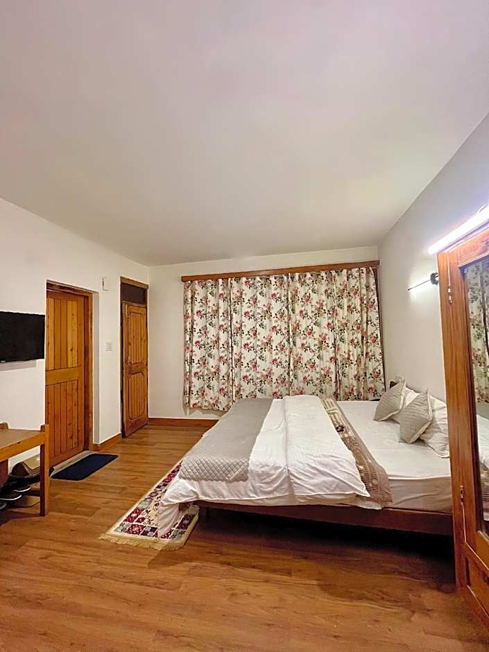 Tourist Hotel