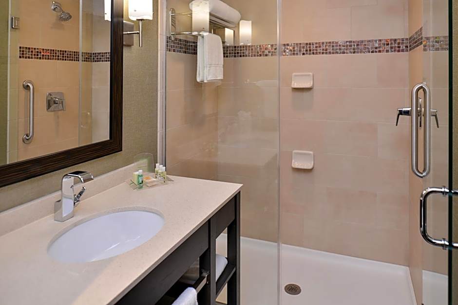 Crowne Plaza SHENANDOAH - WOODLANDS AREA by IHG