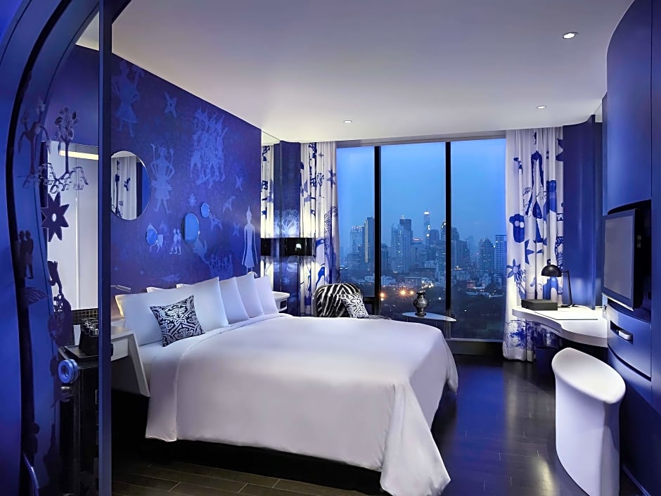 Photo 1 of 8 of 1 King Bed, City Skyline View