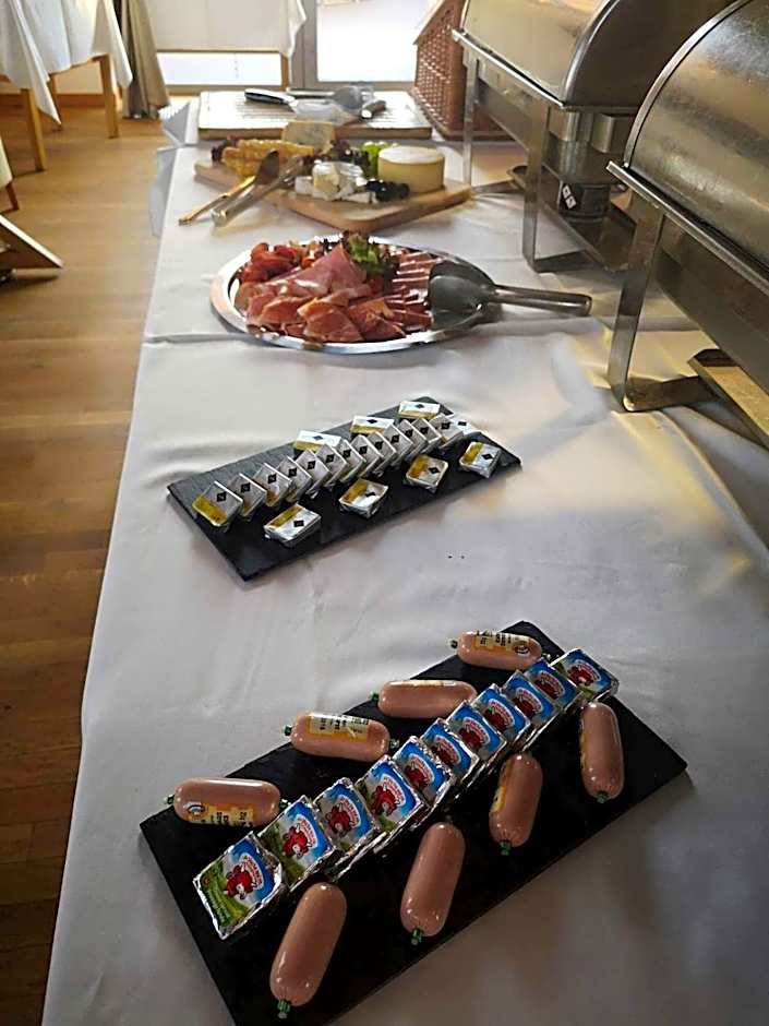 Restaurant & Design Hotel Noem Arch