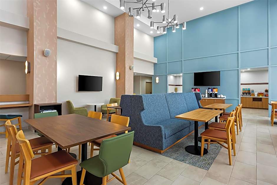 Hampton Inn By Hilton & Suites Bolingbrook, Il