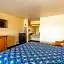 Econo Lodge Inn & Suites Downtown San Antonio