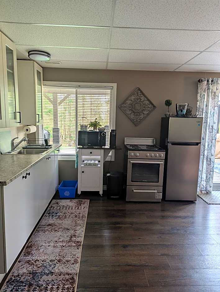 Suite in the Bush-Private Apartment