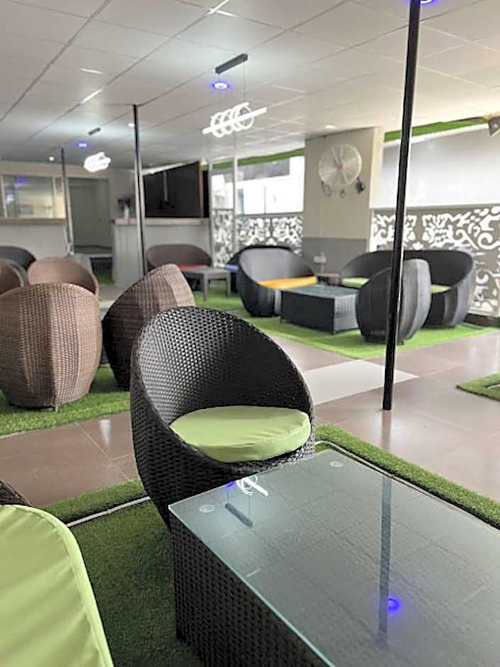 Glandov Suites and Apartment