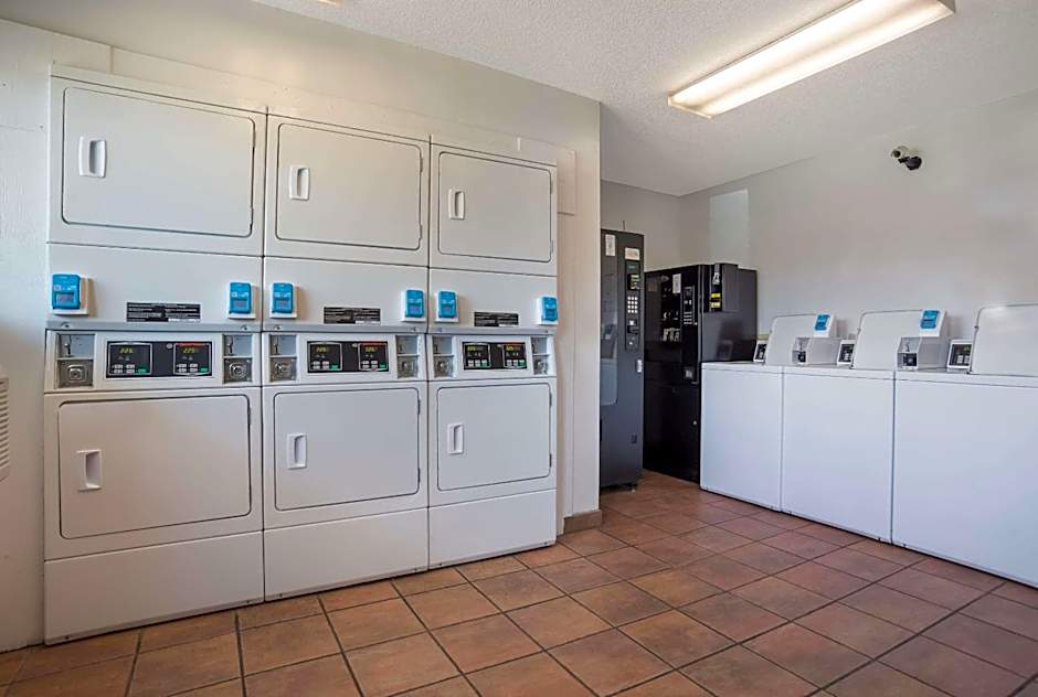 Suburban Studios Biloxi North Area